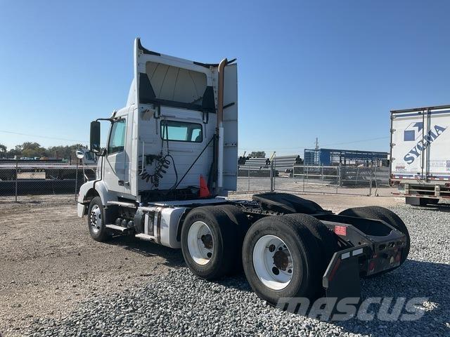 Volvo VNR64T Camiones tractor