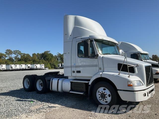 Volvo VNR64T Camiones tractor