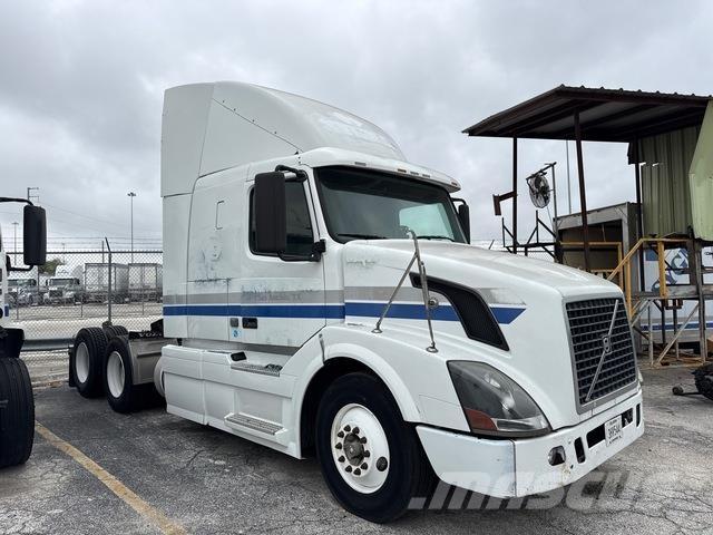 Volvo VNR64T Camiones tractor