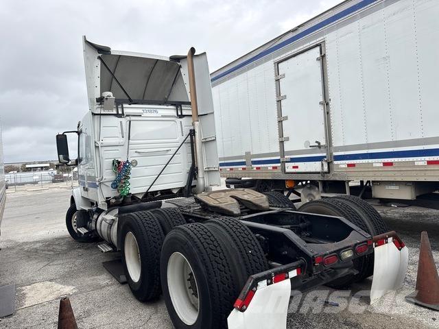 Volvo VNR64T Camiones tractor