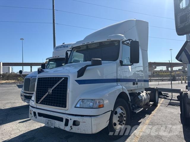 Volvo VNR64T Camiones tractor
