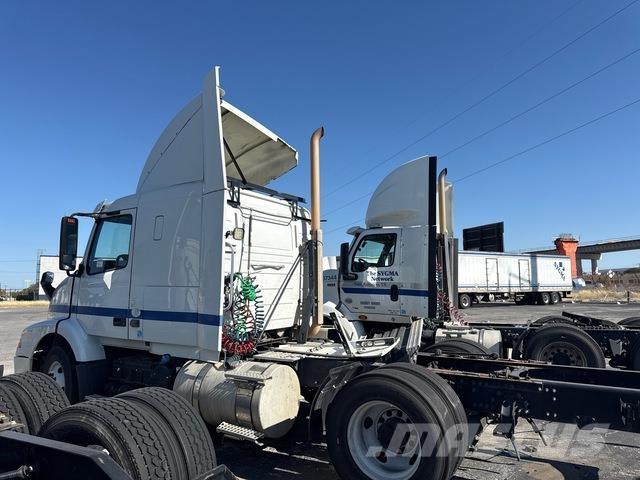 Volvo VNR64T Camiones tractor