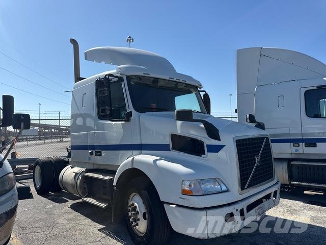 Volvo VNR64T Camiones tractor