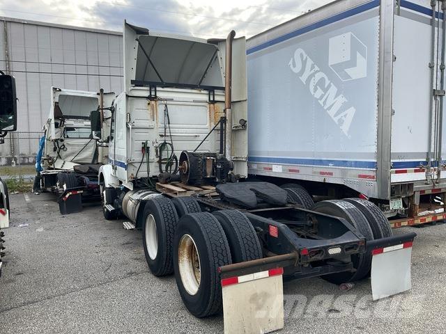 Volvo VNR64T Camiones tractor