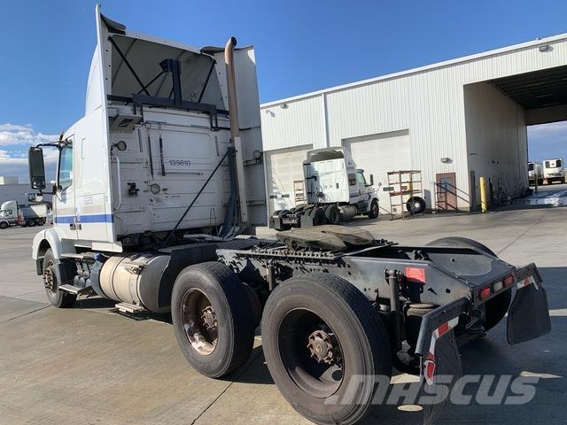 Volvo VNR64T Camiones tractor