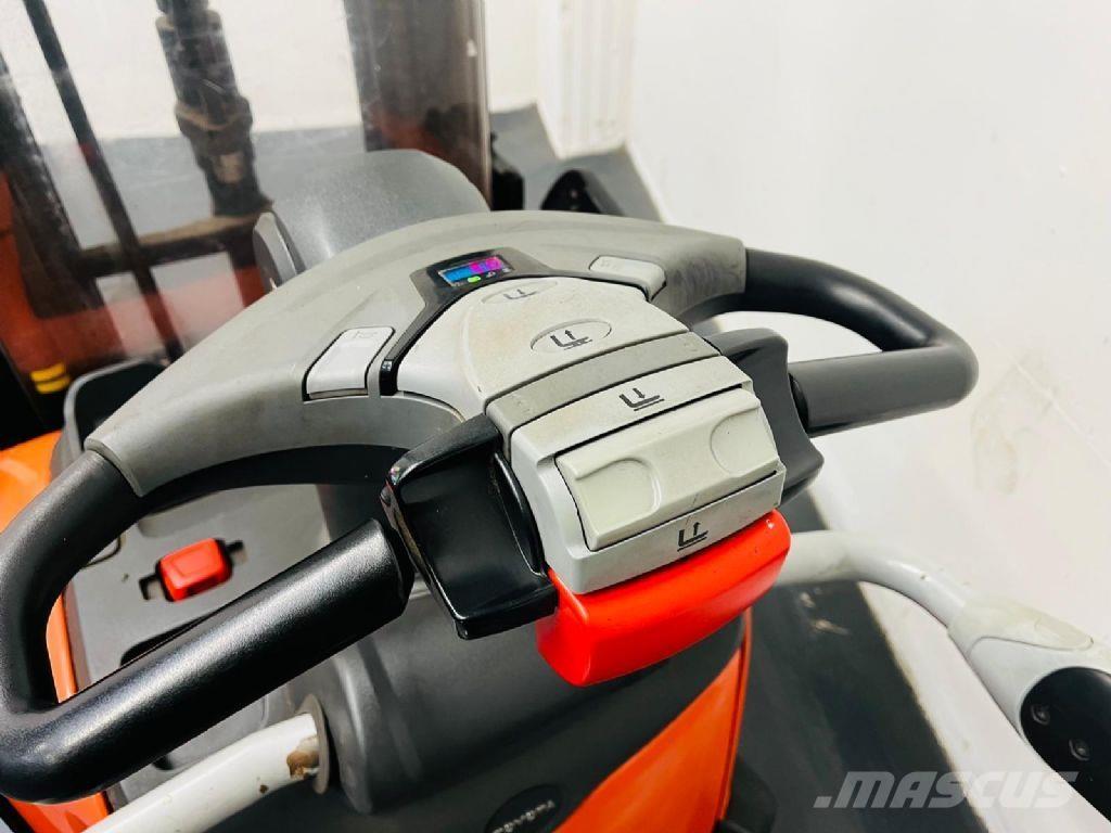 BT SPE160L Montacargas manual