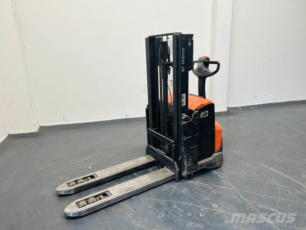 BT SWE200D Montacargas manual