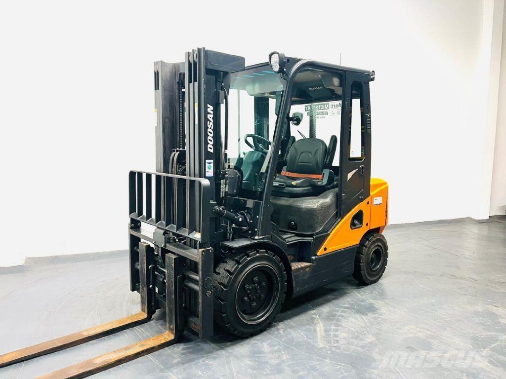 Doosan D30S-7 Camiones diesel