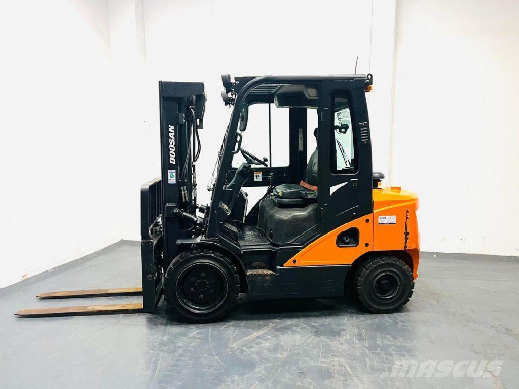 Doosan D30S-7 Camiones diesel