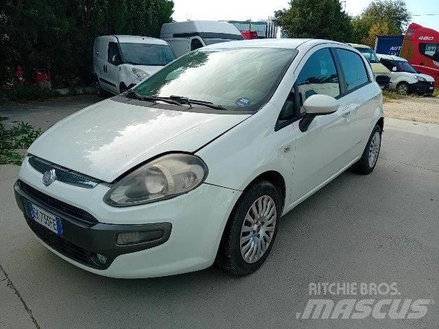 Fiat PUNTO Vehículos de caha cerrada