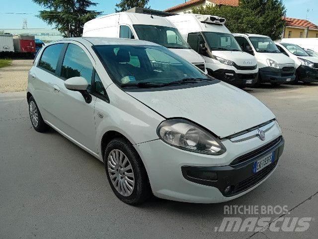 Fiat PUNTO Vehículos de caha cerrada