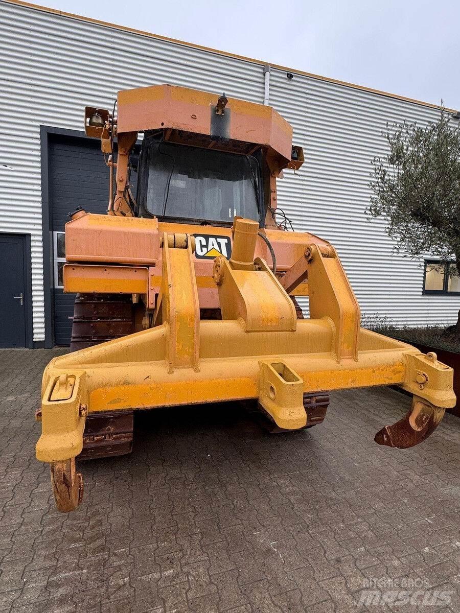 CAT D6T Buldozer sobre oruga