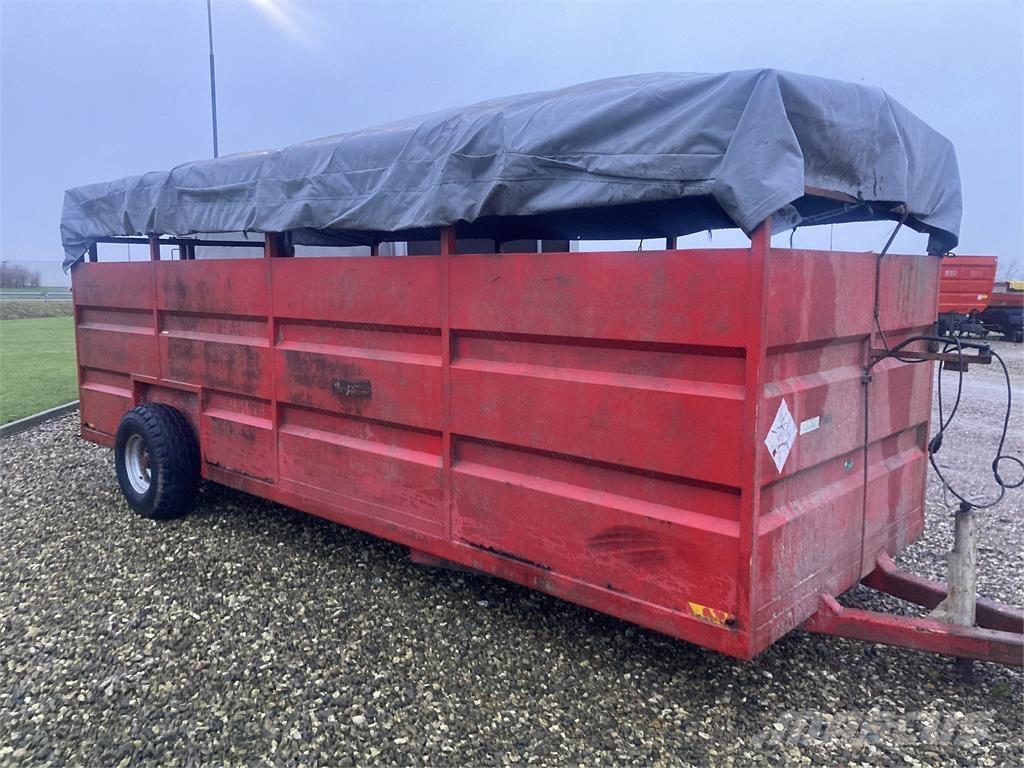  6 MTR Remolques para transporte de animales