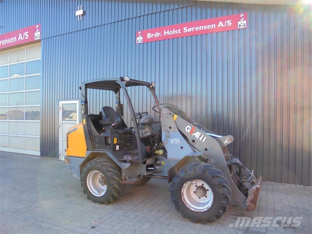 GiANT 5003 Minicargadoras