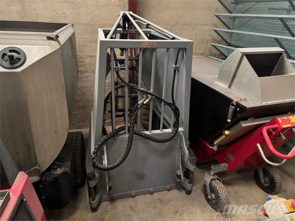  HALMSAMLER Cargadoras y excavadoras frontales