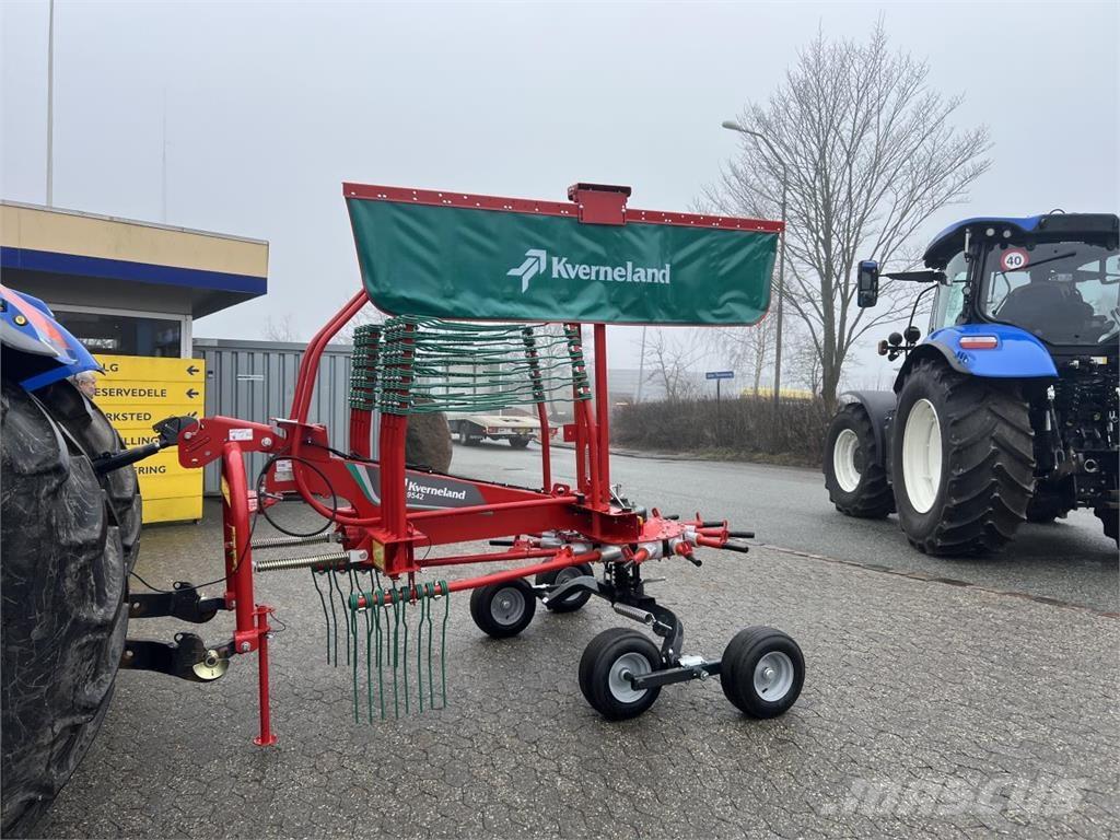 Kverneland 9542 Rastrilladoras y rastrilladoras giratorias