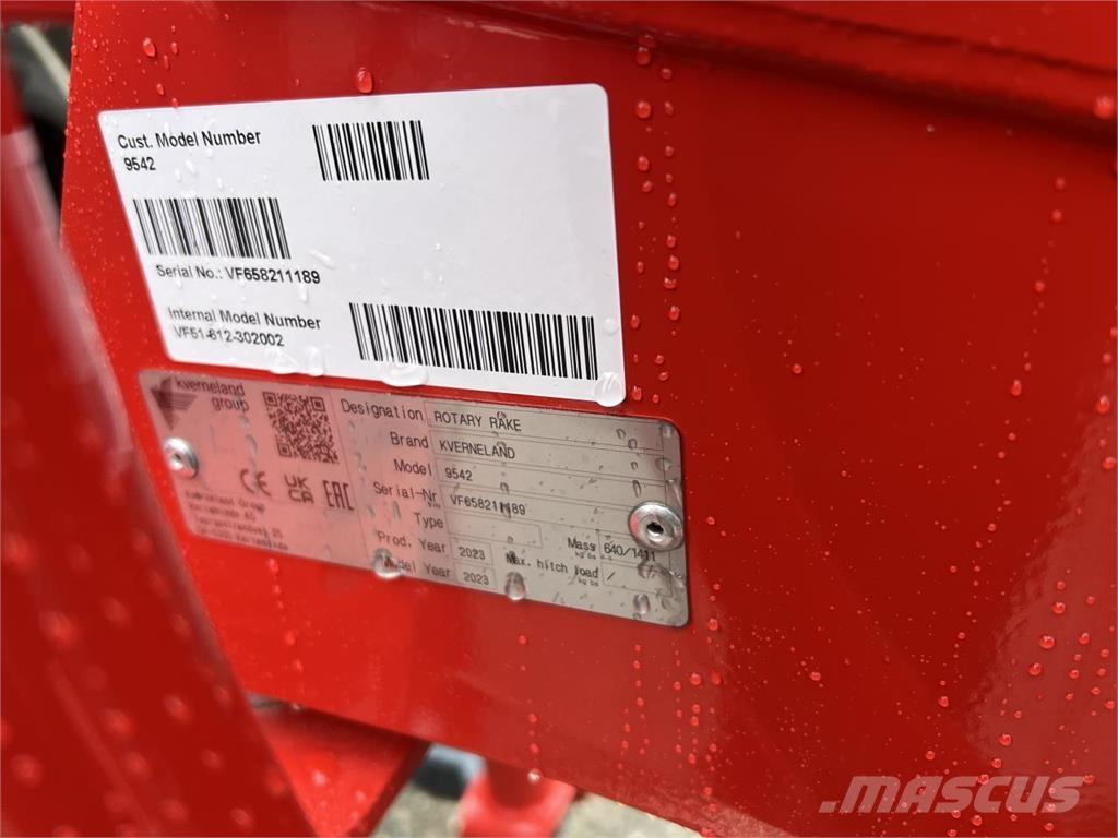 Kverneland 9542 Rastrilladoras y rastrilladoras giratorias