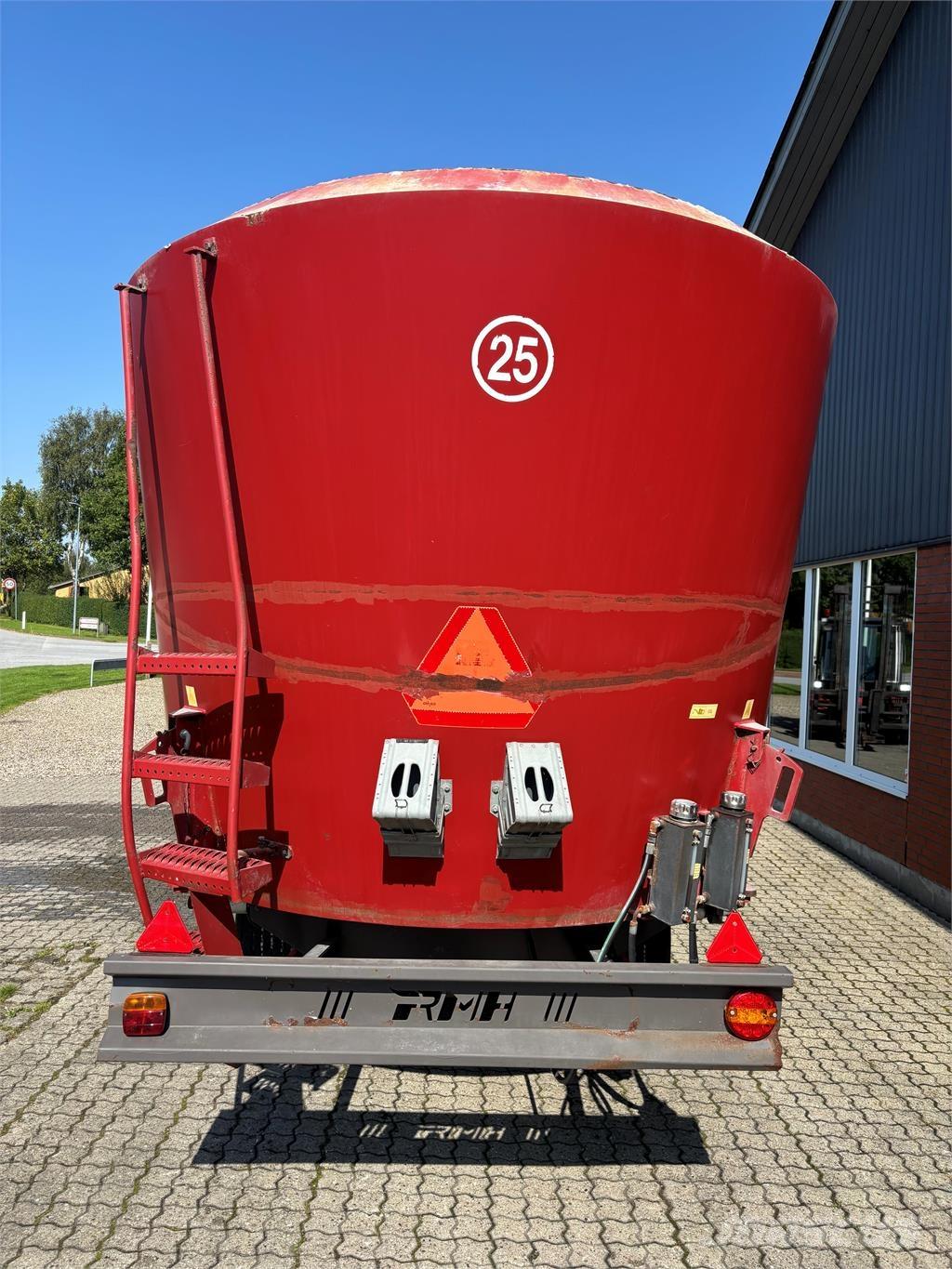 RMH MIXELL 22 Remolques de forraje