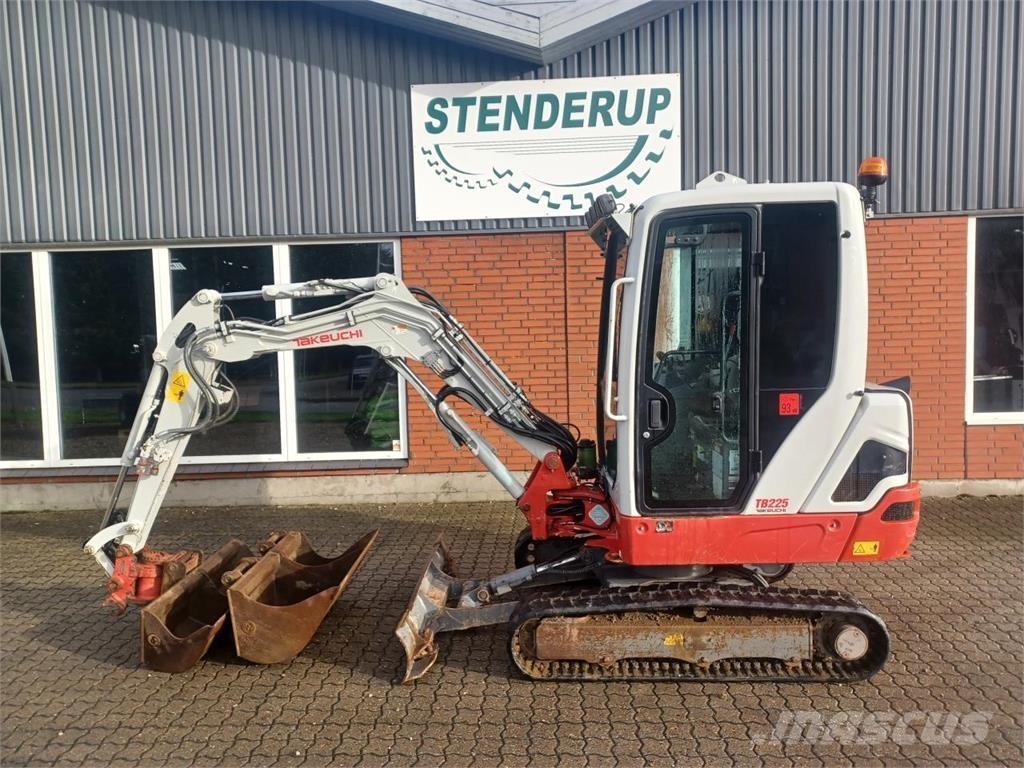 Takeuchi TB225 Miniexcavadoras