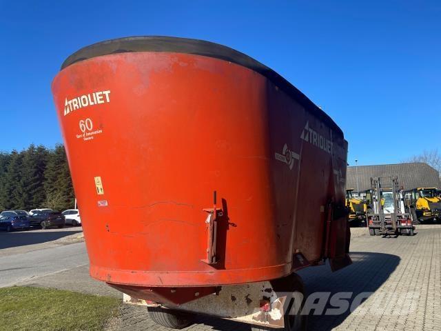 Trioliet 2400 L Remolques de forraje
