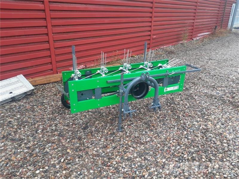  - - - HØ VENDER Accesorios para tractores compactos