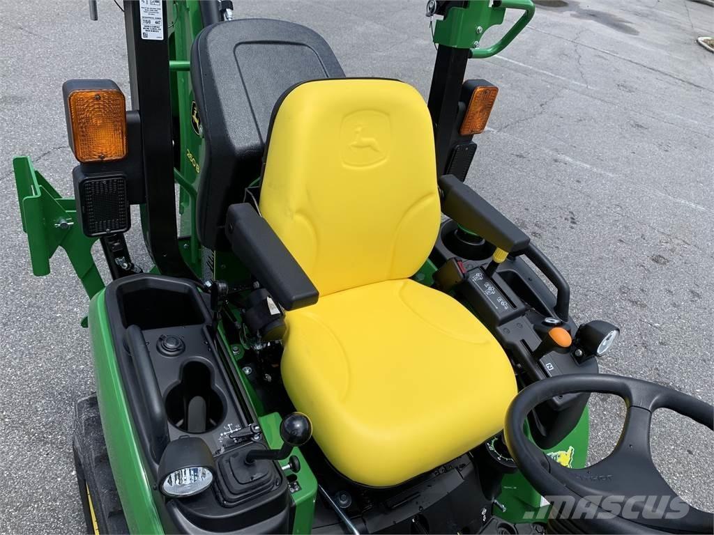 John Deere 2025R Tractores compactos