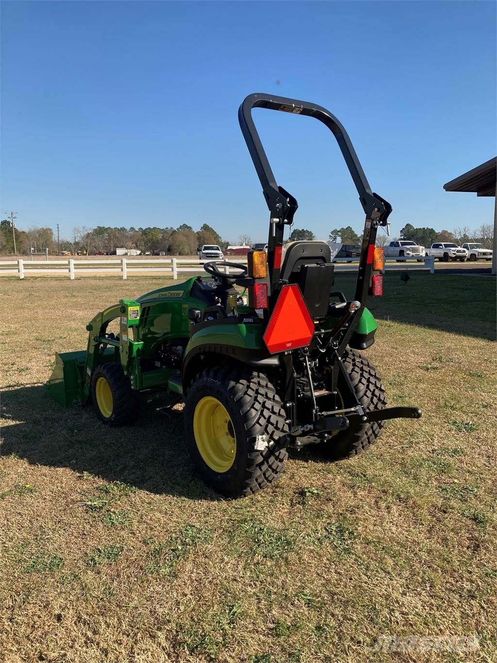 John Deere 2025R Tractores compactos