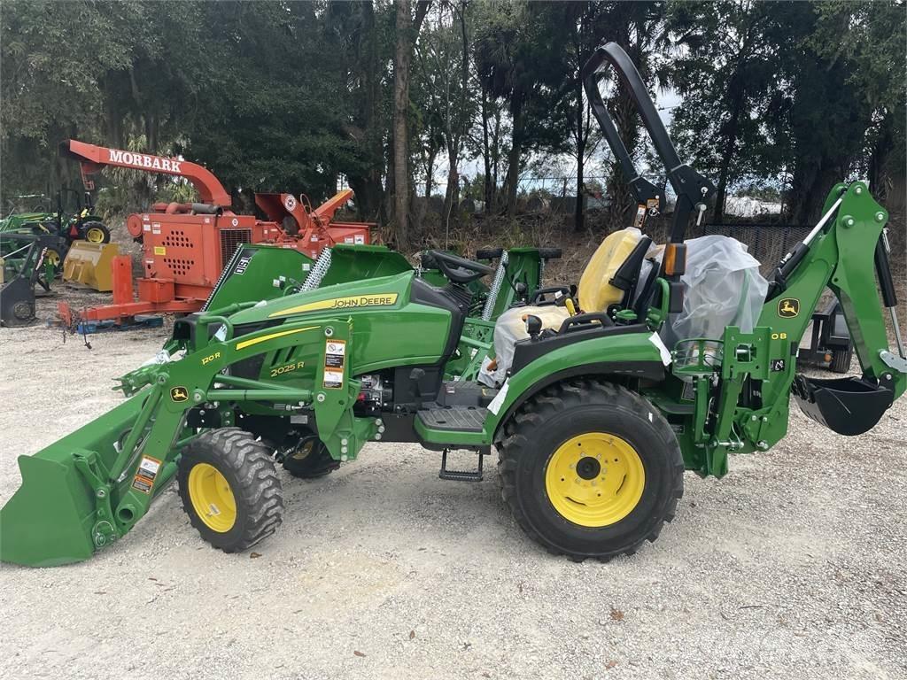 John Deere 2025R Tractores compactos
