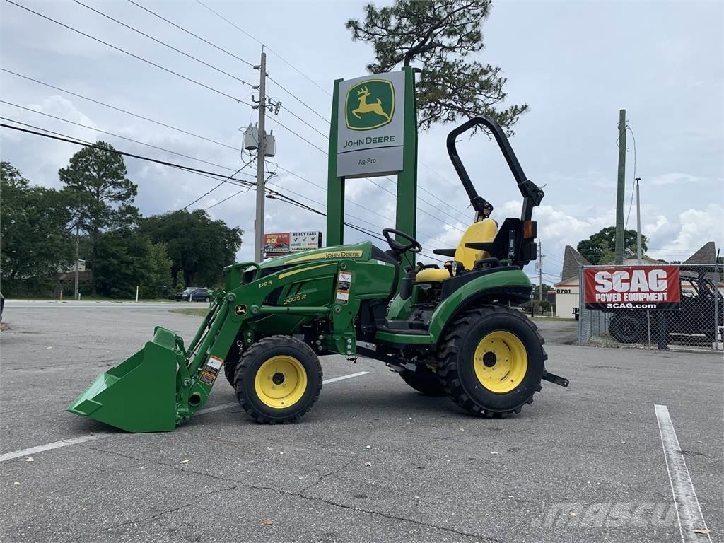 John Deere 2025R Tractores compactos