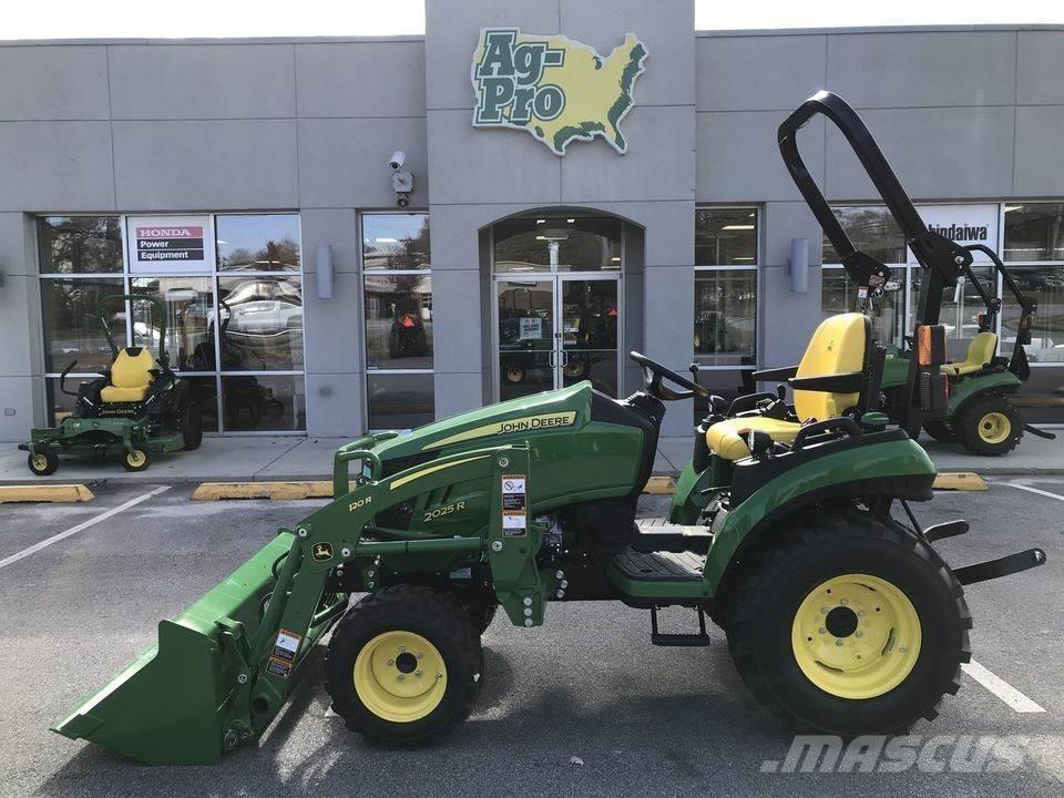 John Deere 2025R Tractores compactos