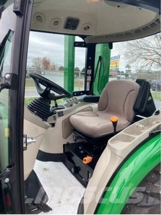 John Deere 3046R Tractores