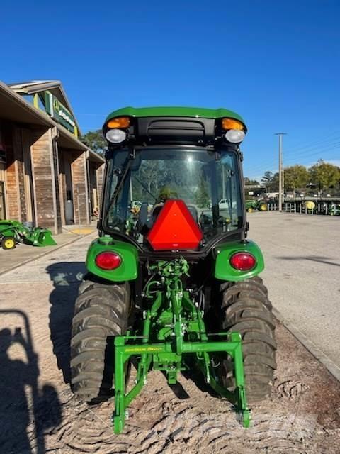 John Deere 3046R Tractores