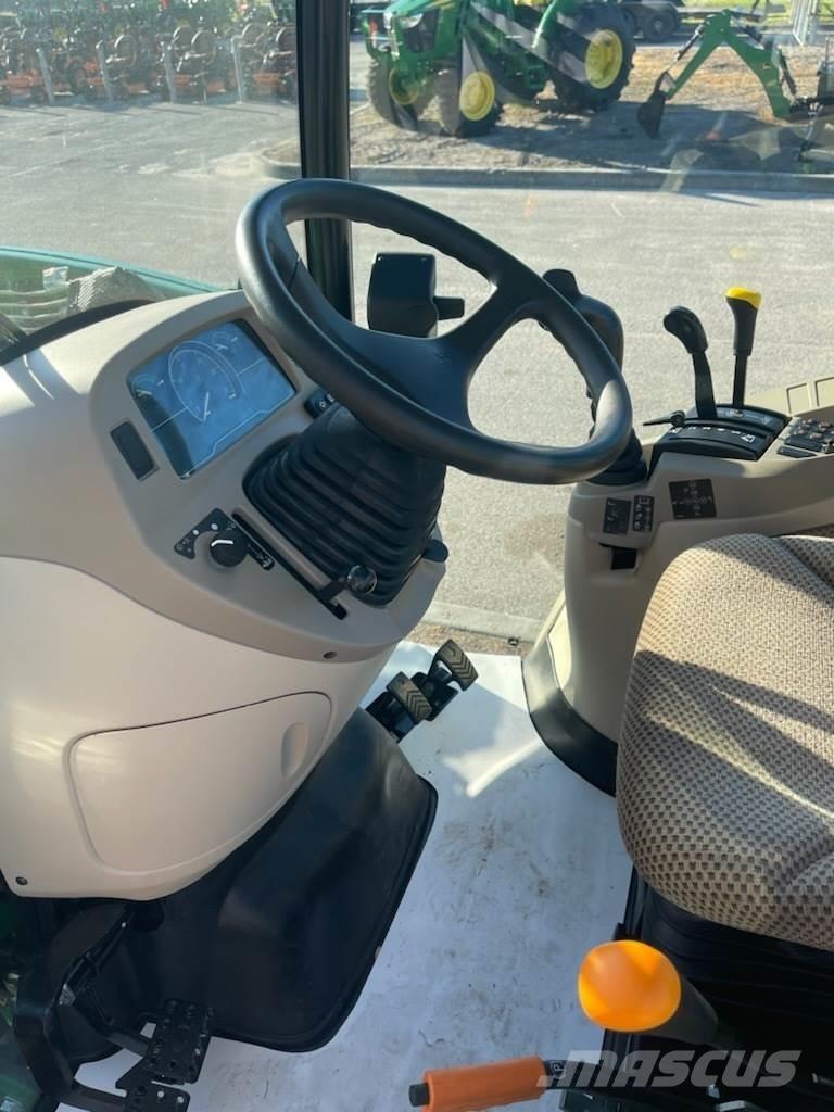 John Deere 3046R Tractores