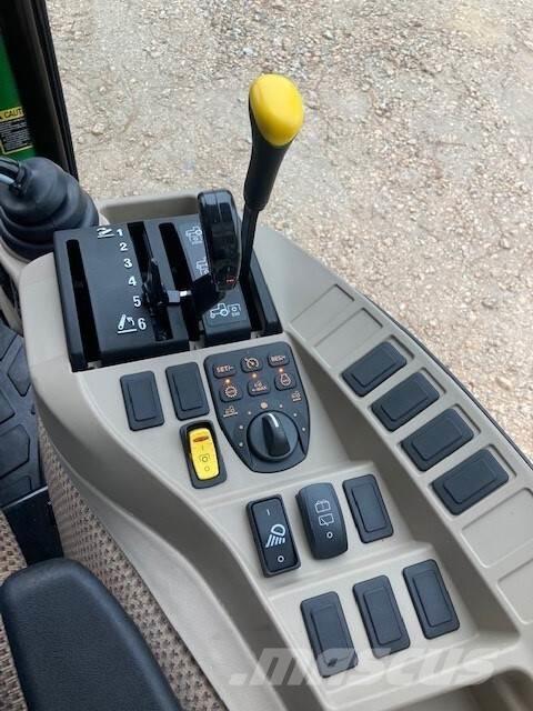 John Deere 3046R Tractores