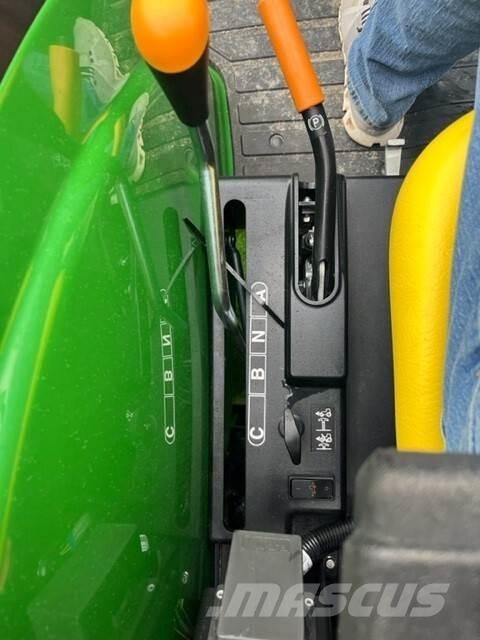 John Deere 4044R Tractores