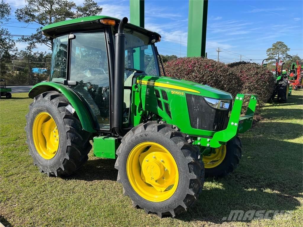 John Deere 5060E Tractores