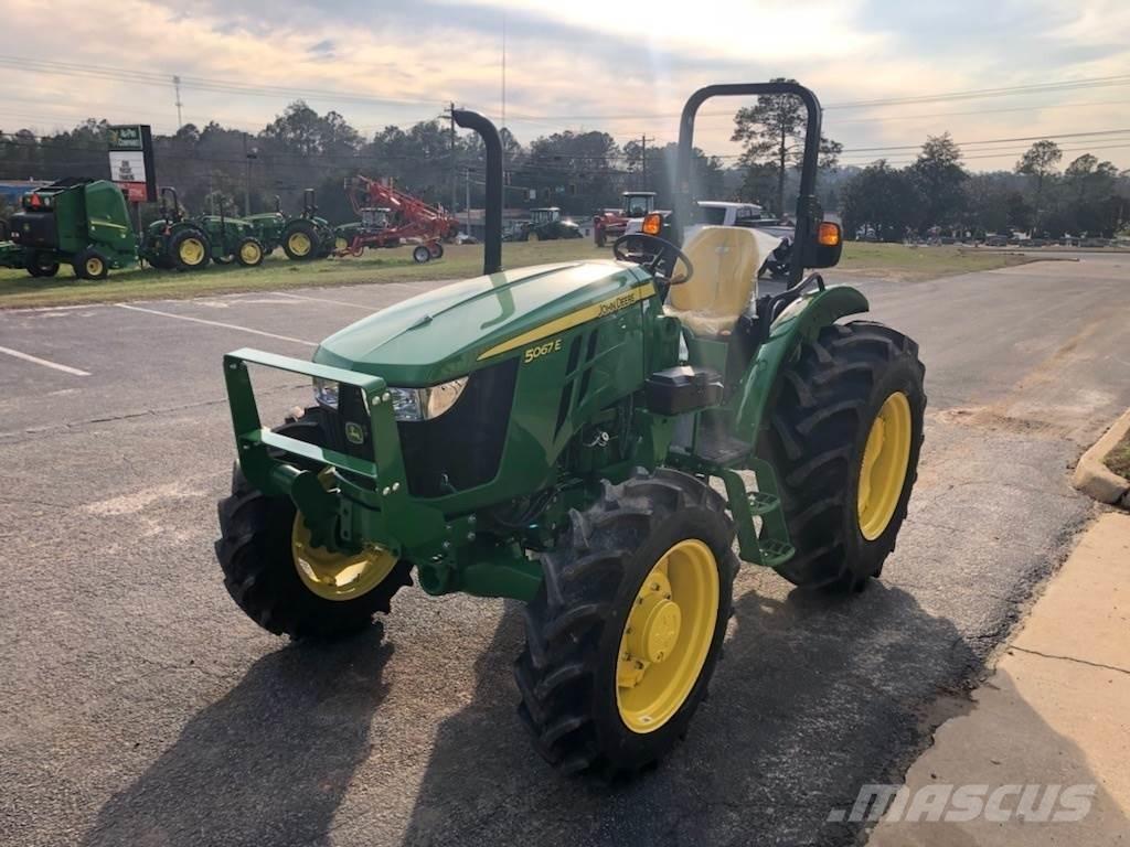 John Deere 5067E Tractores