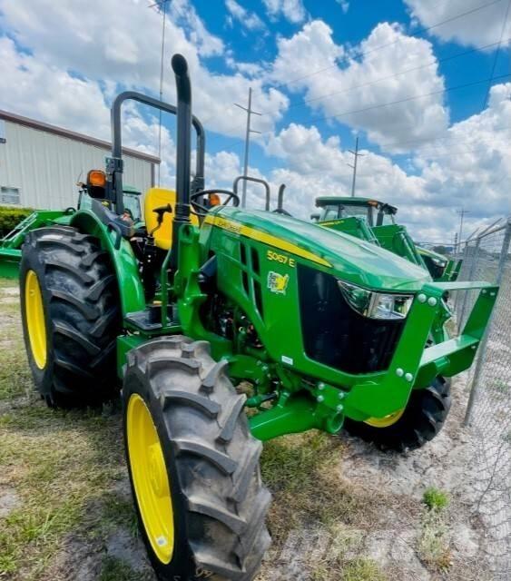 John Deere 5067E Tractores