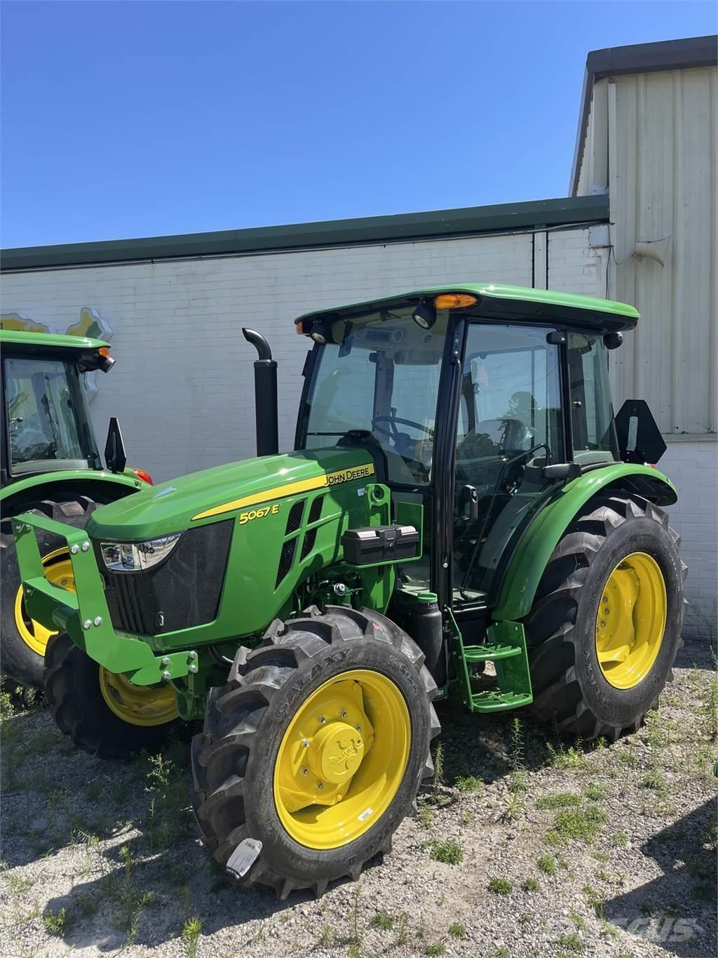 John Deere 5067E Tractores