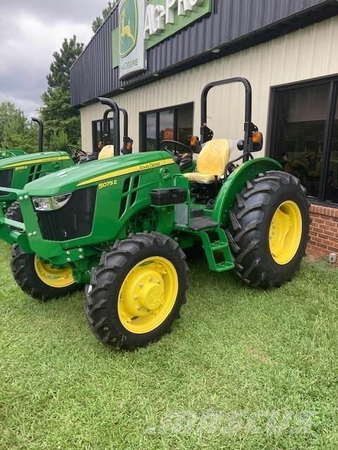 John Deere 5075E Tractores