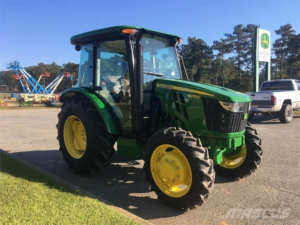 John Deere 5075E Tractores