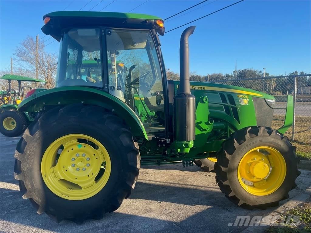 John Deere 5075E Tractores