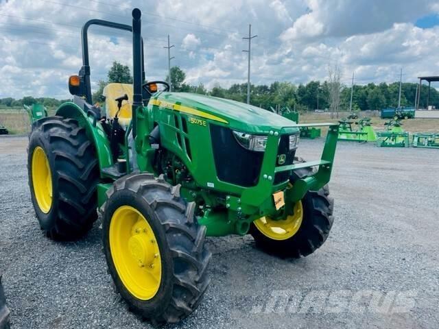 John Deere 5075E Tractores