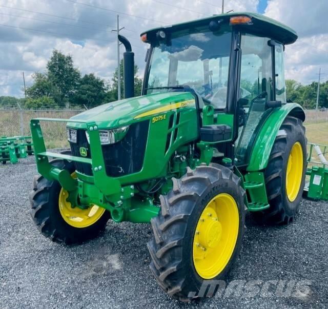 John Deere 5075E Tractores