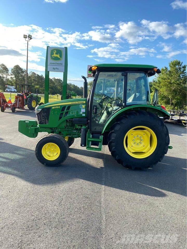John Deere 5075E Tractores
