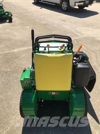 John Deere 636M Tractores corta-césped