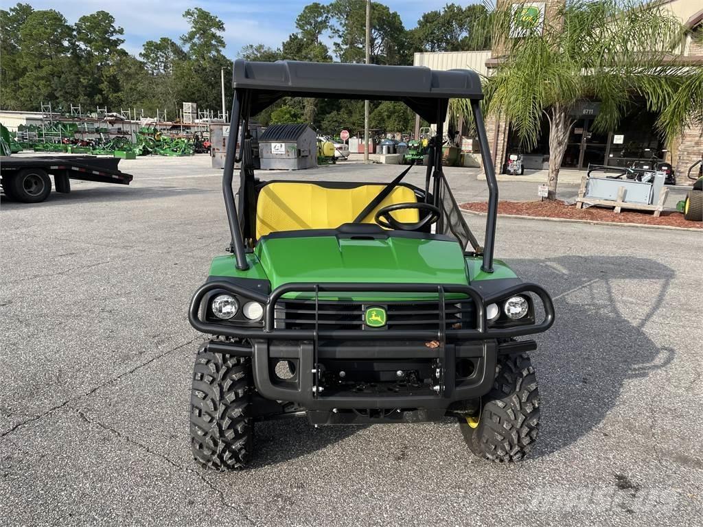 John Deere 815E Maquinarias para servicios públicos