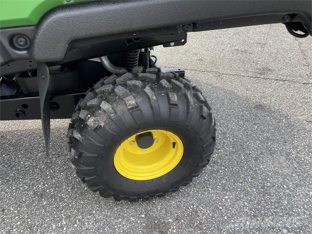 John Deere 815E Maquinarias para servicios públicos