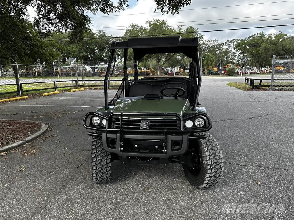John Deere 825M Maquinarias para servicios públicos