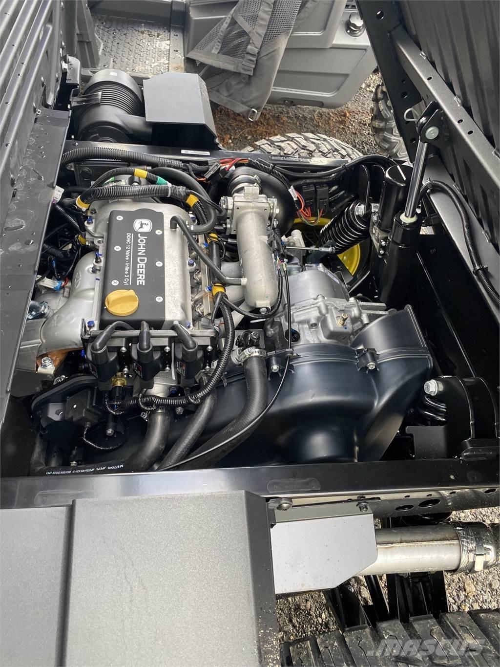 John Deere 835R Maquinarias para servicios públicos